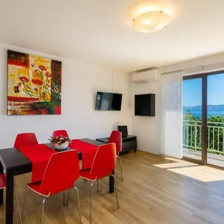 Ostovic Apartment *