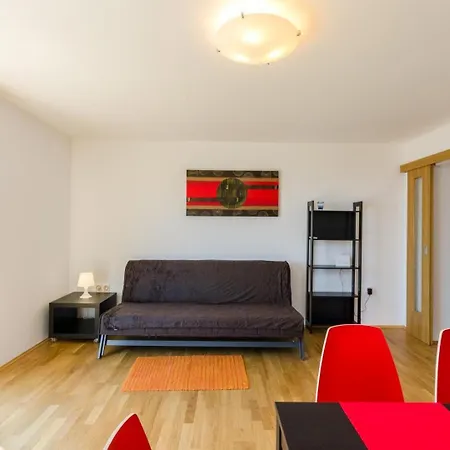 Ostovic Apartment *