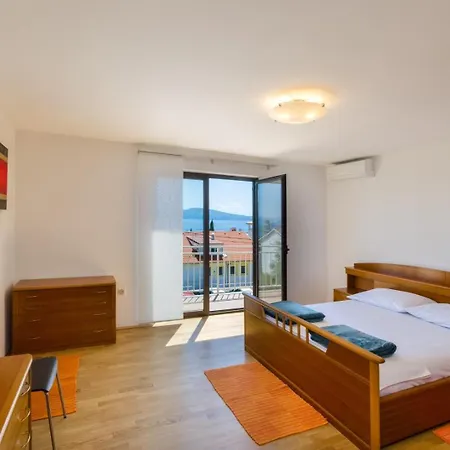 Apartment Ostovic Novi Vinodolski